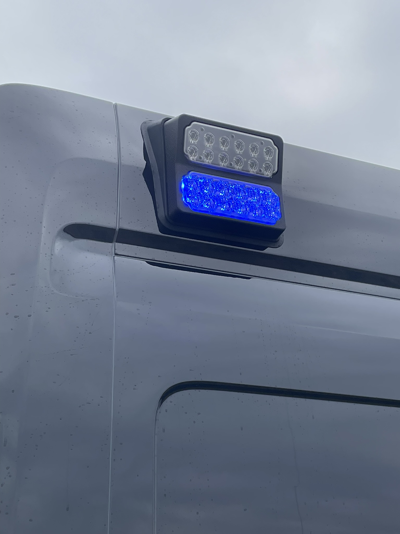 Corner LED unit